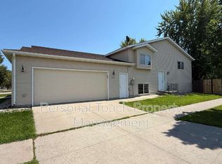 3502 28th St S, Fargo, ND 58104