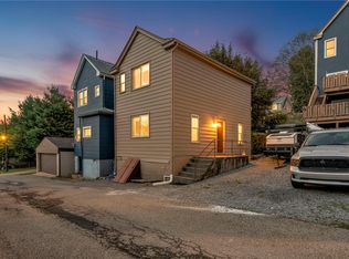 155 Hallock St, Pittsburgh, PA 15211