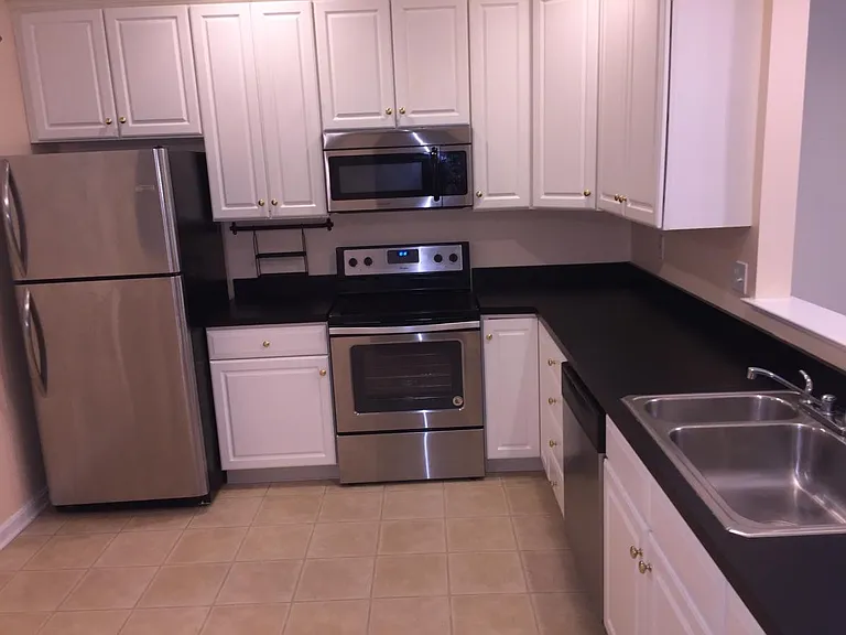 Kitchen - Newer Appliances
