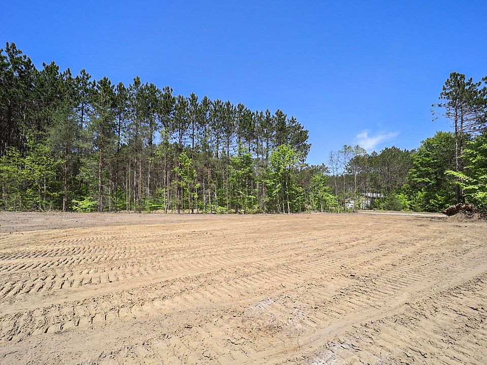1st image of 3075 Golf Haven Dr NE