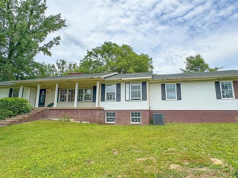 1st image of 615 Hickory Ln