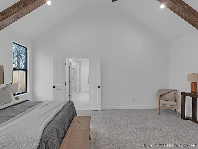 515 W El Paso St — Photo 43