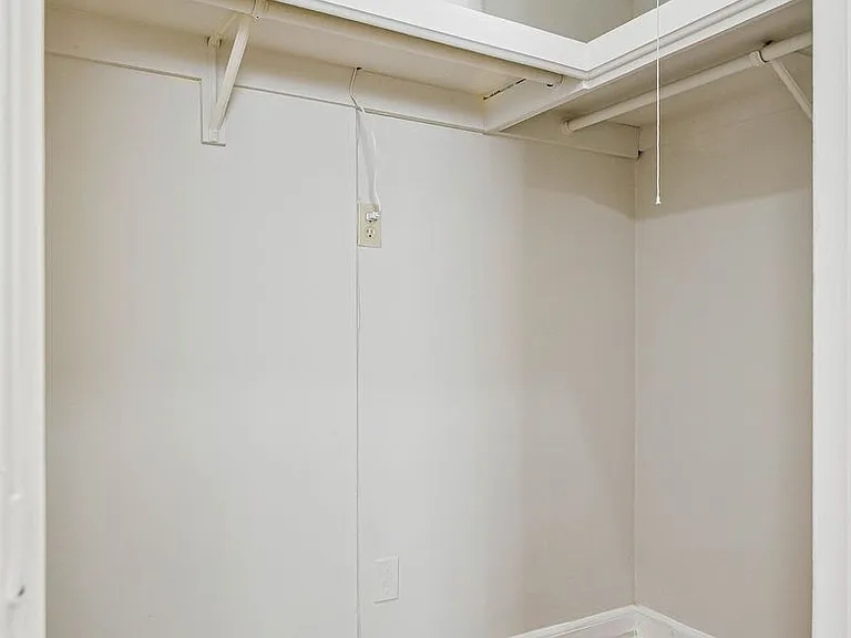 5700 Washington Blvd — Photo 22