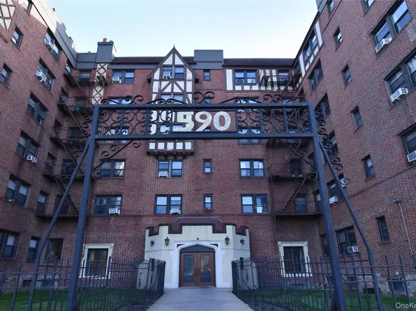 590 E 3rd Street #MK, Mount Vernon, NY 10553