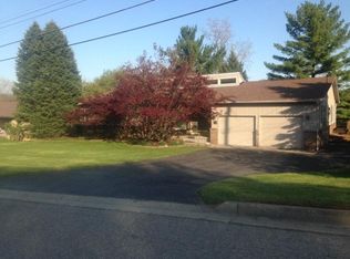 2975 Moraine Dr, Brighton, MI