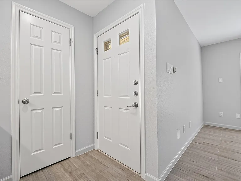 1311 Antoine Dr #195 — Photo 4