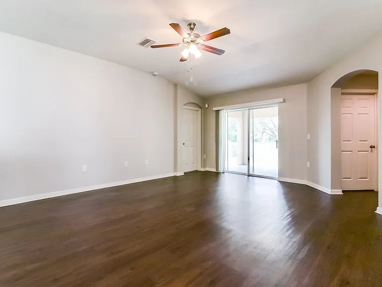 403 Down Pine Dr — Photo 4