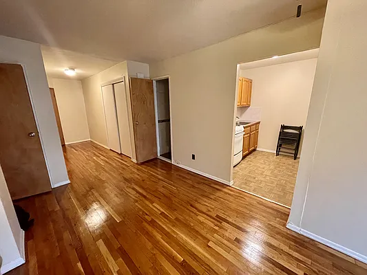 Rented by MQ Realty LLC | media 6