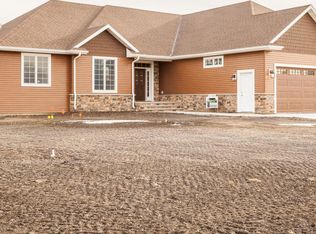 5411 Christian Ct, Grand Forks, ND 58201