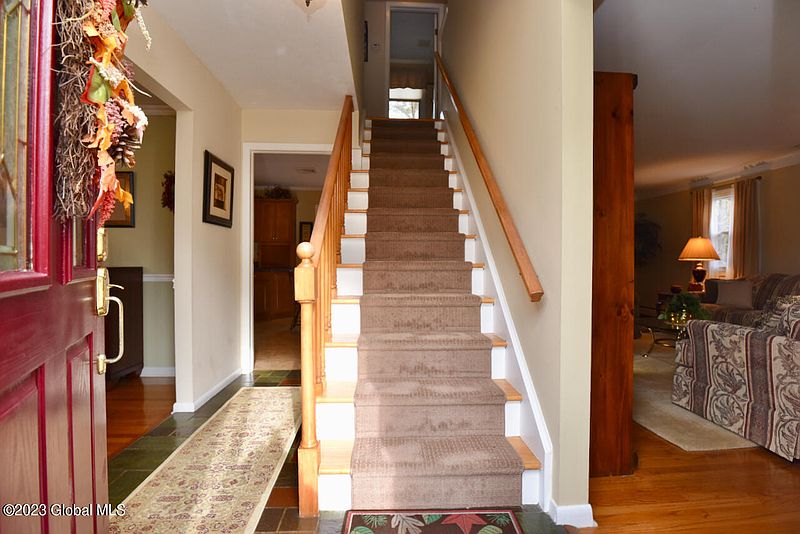 3rd image of 18 Eldorado Drive