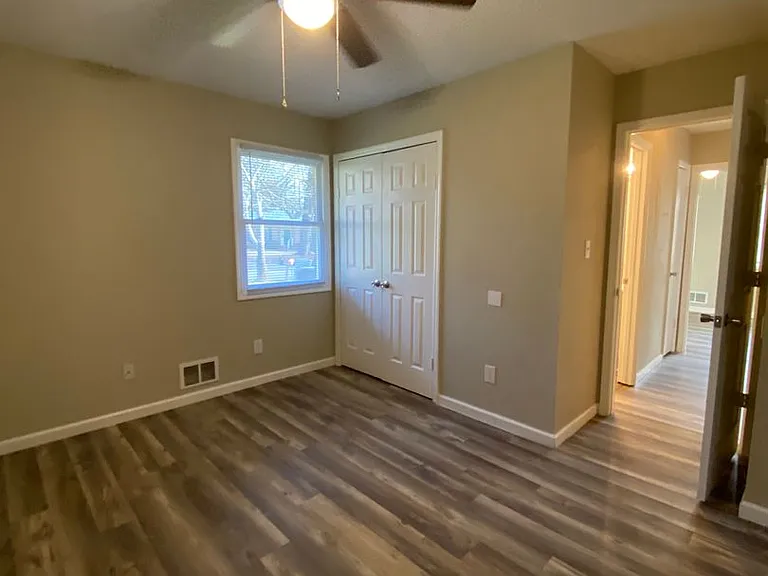 115/117 Jockey Club Dr — Photo 6