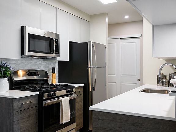 2nd image of 6100 Henry Ave APT 6L