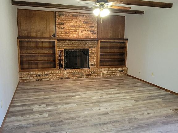 3rd image of 4704 NE Macarthur Cir