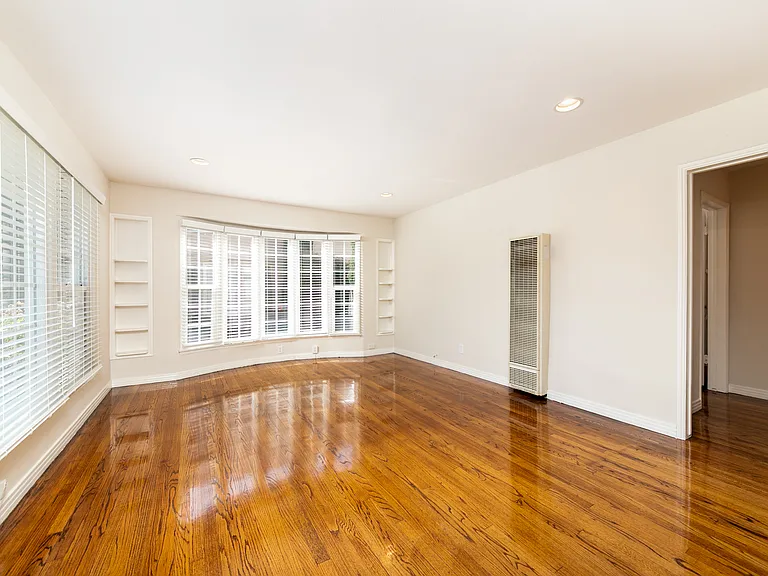 4283 Tujunga Ave — Photo 4