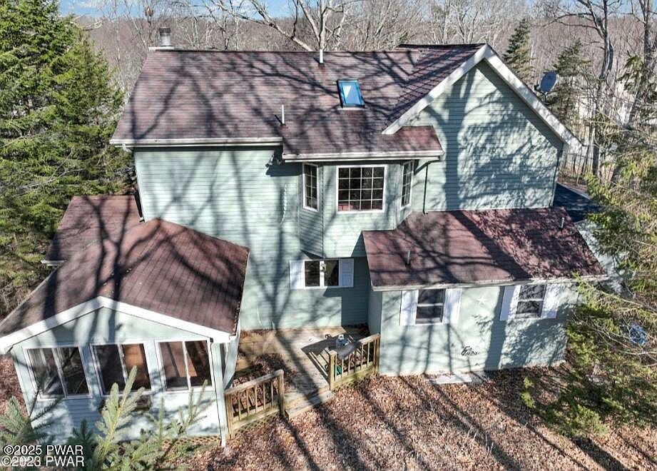 2nd image of 211 Ravenhill Rd