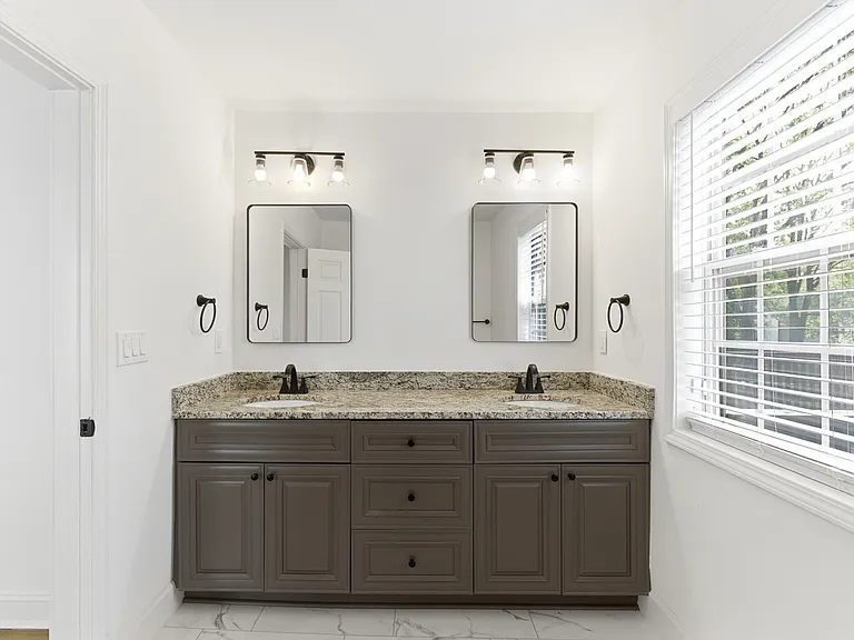 Primary bathroom (vanity)