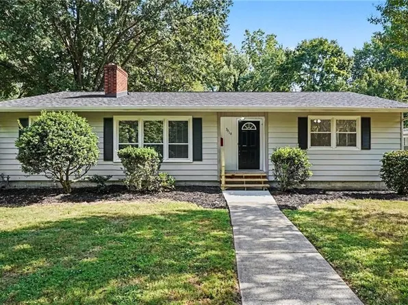 3016 Kinnamon Rd, Winston Salem, NC 27104