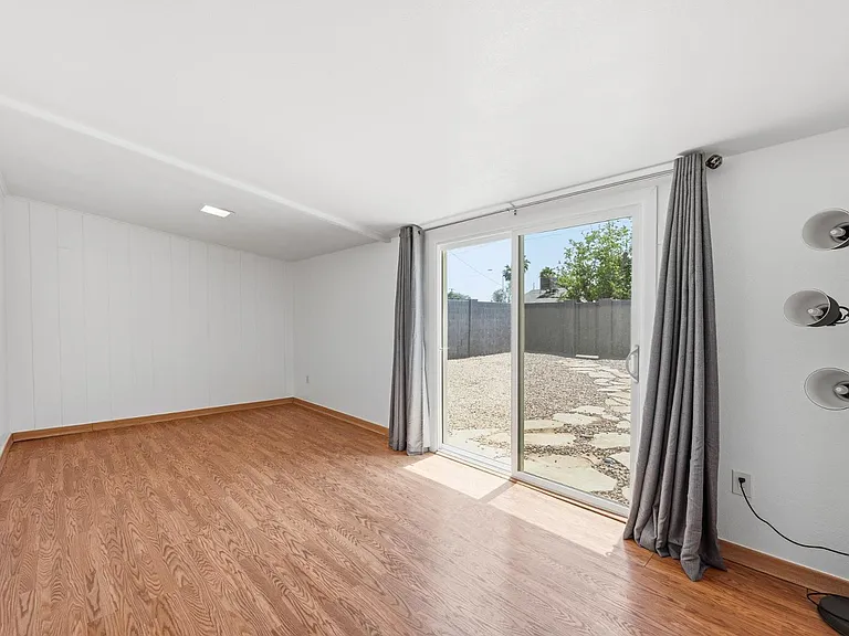 8639 E Virginia Ave — Photo 18