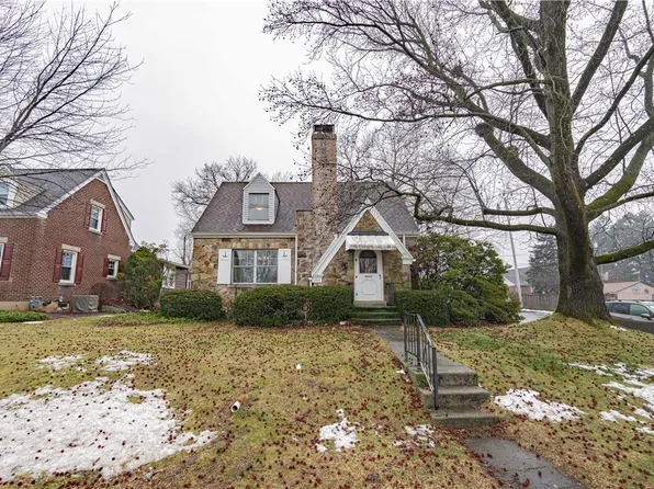 560 N 2nd St, Emmaus, PA 18049