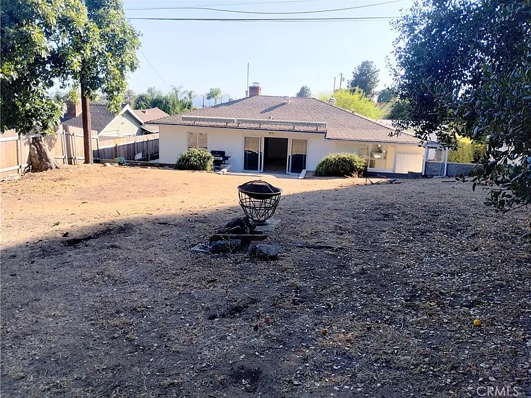 374 Grand Ave — Photo 41