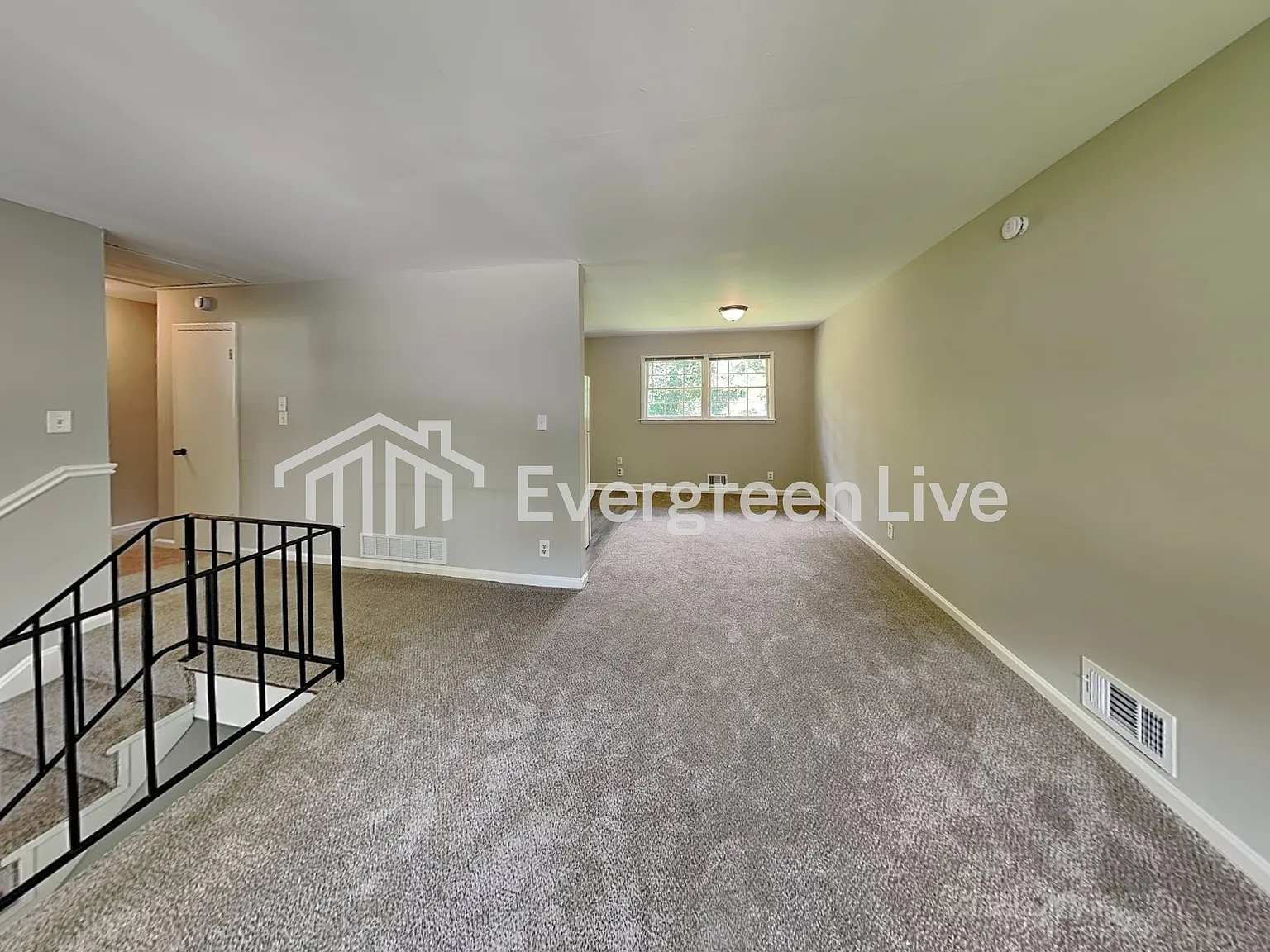 5 bed, 2.0 bath, 1000 sqft, $1,795 — Photo 3