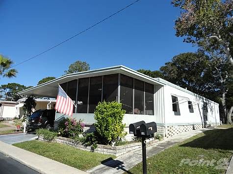 SPACIOUS LANAI IN FRONT