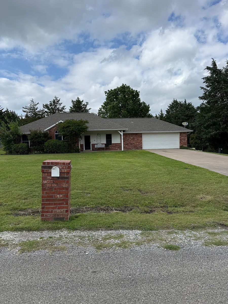 Building Photo - 2713 Cedar Park Dr
