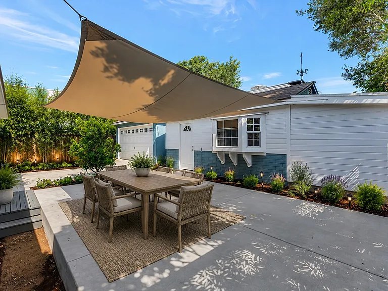 329 E Maple Ave — Photo 10