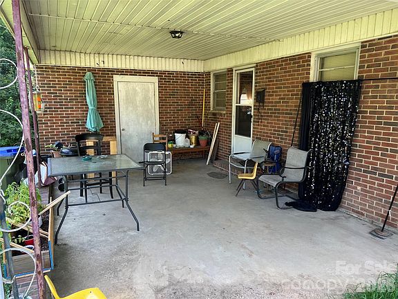 2nd image of 1153 Faile St