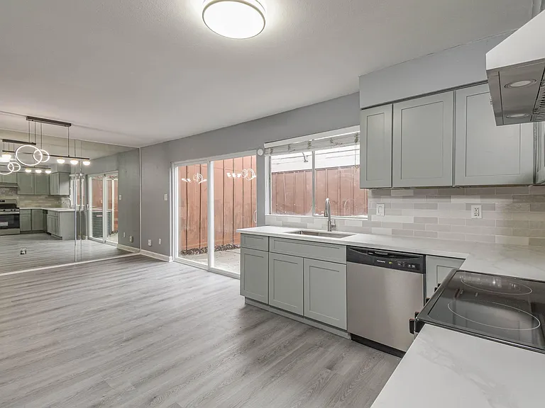 12543 Wellington Park Dr — Photo 7