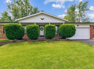 2200 Country Forest Dr, Imperial, MO 63052