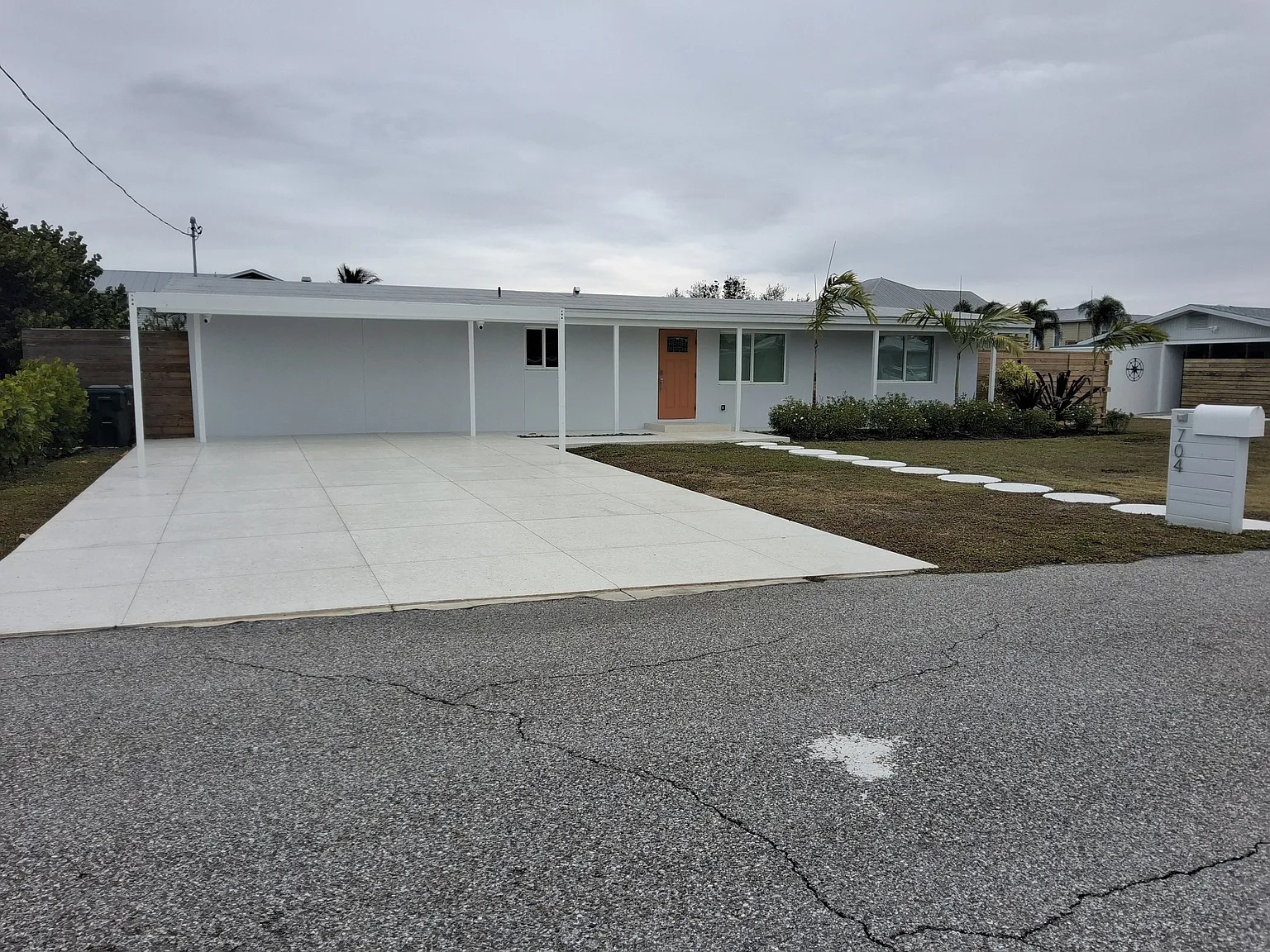 3 bed, 1904 sqft, $4,000 — Photo 1