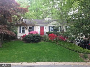 9803 Wildwood Rd, Bethesda, MD 20814