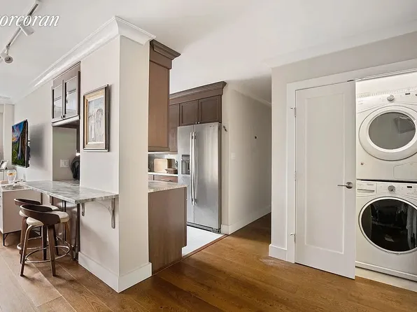 195 Adams St APT 8J, Brooklyn, NY 11201