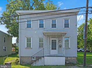 37 Chestnut St, Cressona, PA 17929
