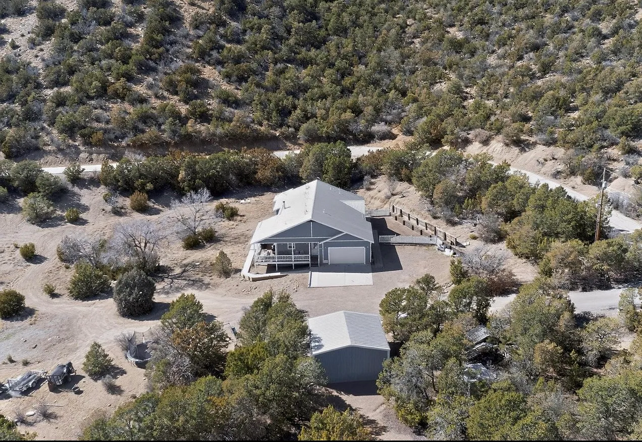 88 Rincon Loop Rd — Photo 3