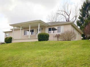 395 Fair Acres Dr NE, Lancaster, OH 43130