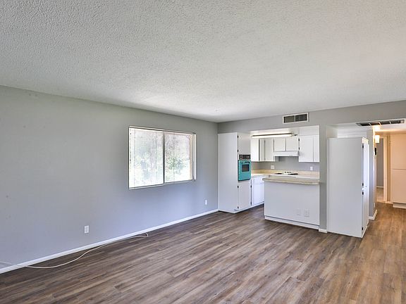 3rd image of 224 N Macdonald APT F
