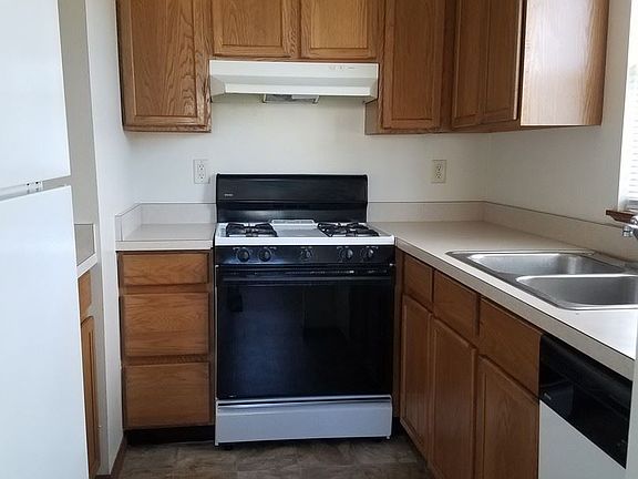 4th image of 213 Tanglewood Dr APT D
