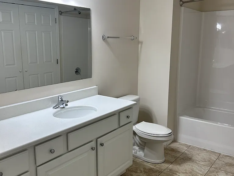 Wales Crossing Apartments — Photo 18