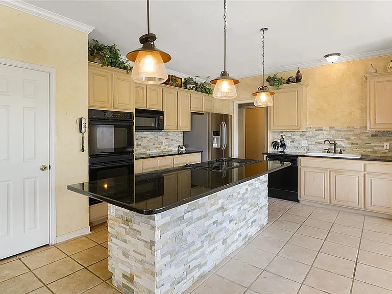 14810 Beal Dr — Photo 5