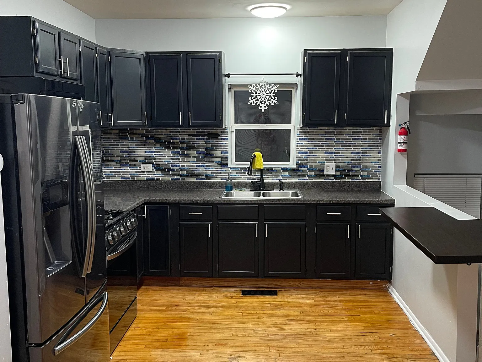 3 bed, 2.0 bath, 1750 sqft, $2,500 — Photo 3