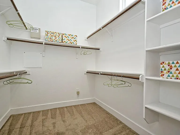 910 Banyon St — Photo 12