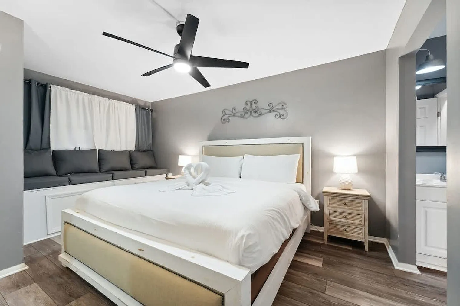 1 bed, 1.0 bath, 731 sqft, $3,057 — Photo 4