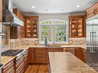 119 42nd Avenue Dr NW, Hickory, NC 28601