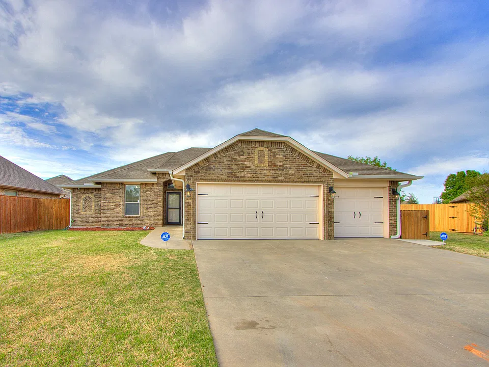 505 SW 30th Cir