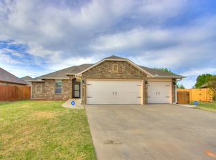 505 SW 30th Cir, Moore, OK 73160