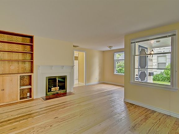 5th image of 11430 Cornell Ave S