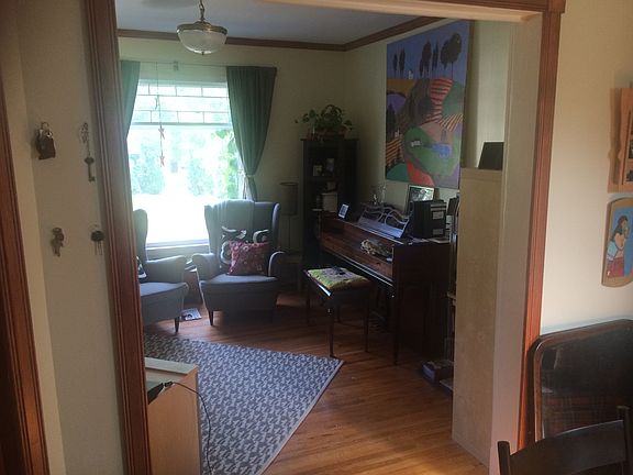 4th image of 2542 Buchanan St NE #2