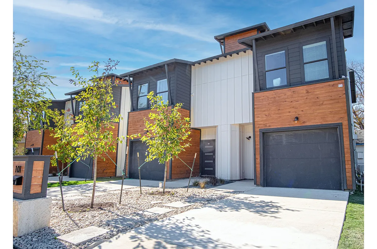 Building Photo - 1003 S Olive St #202